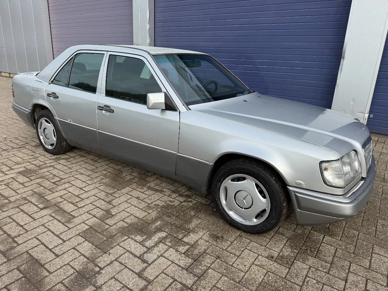 Mercedes-Benz 200-serie **W124-BELGIAN CAR** - Седан: снимка 3 Mercedes-Benz 200-serie **W124-BELGIAN CAR** - Седан: снимка 3