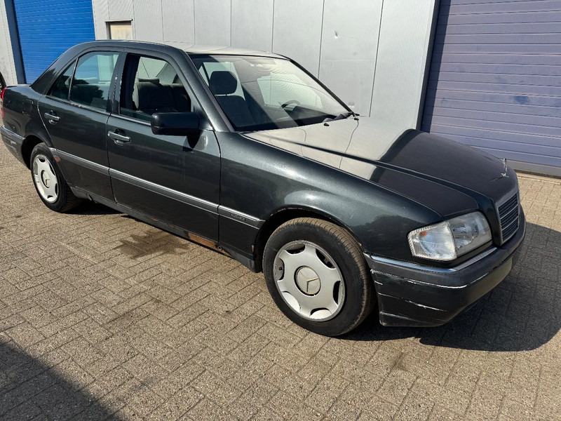 Mercedes-Benz C-Klasse **C220DIESEL-BELGIANCAR** - Седан: снимка 3 Mercedes-Benz C-Klasse **C220DIESEL-BELGIANCAR** - Седан: снимка 3