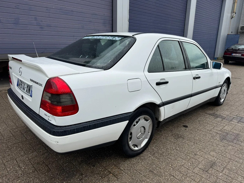Mercedes-Benz C-Klasse **C250DIESEL** - Седан: снимка 4 Mercedes-Benz C-Klasse **C250DIESEL** - Седан: снимка 4