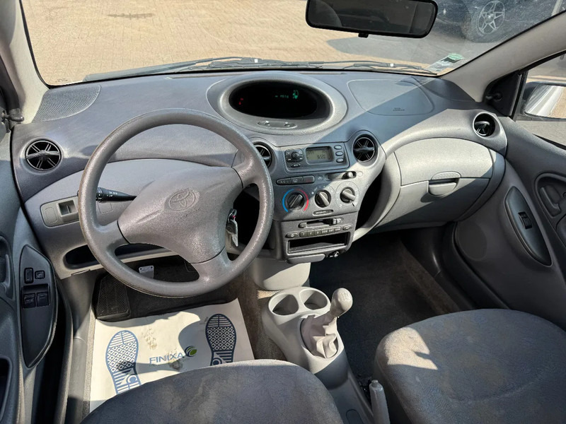 Хечбек Toyota Yaris **PETROL-AIRCO**: снимка 8