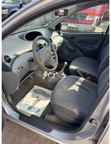 Хечбек Toyota Yaris **PETROL-AIRCO**: снимка 9