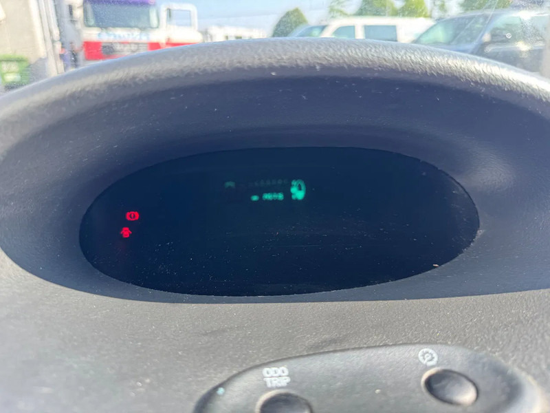 Хечбек Toyota Yaris **PETROL-AIRCO**: снимка 13