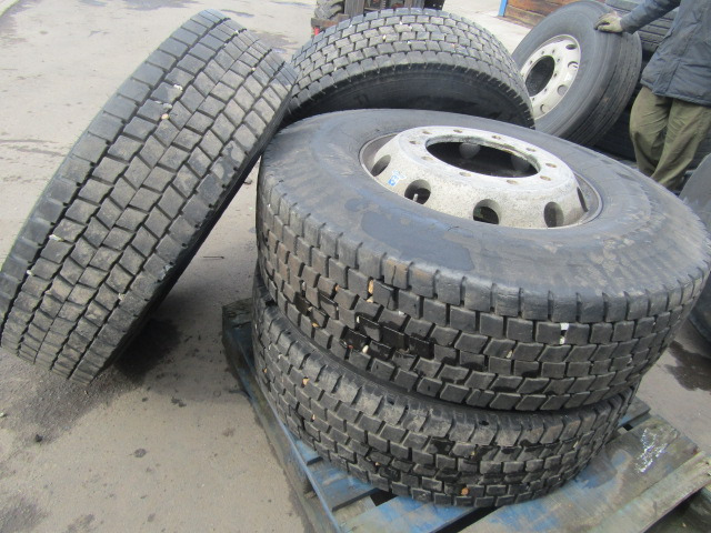 315/80/22.5 ALCOA (4) WITH PIRRELLI DRIVE PATTERN TYRES - Гума за Камион: снимка 3 315/80/22.5 ALCOA (4) WITH PIRRELLI DRIVE PATTERN TYRES - Гума за Камион: снимка 3