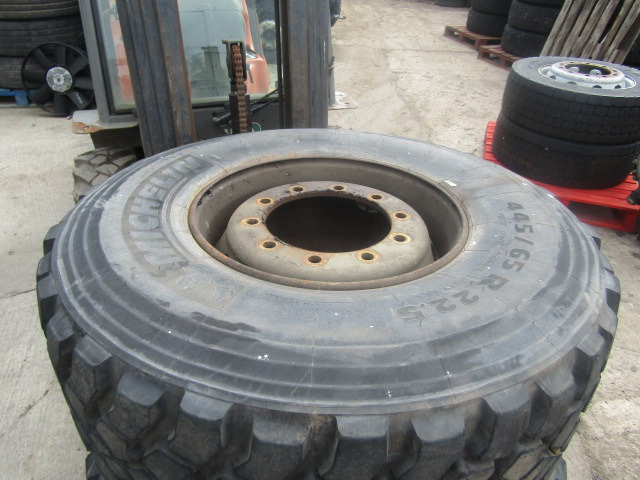 465/65/22.5 MICHELIN TRACK GRIP TYRE WITH RIM - Гума за Камион: снимка 2 465/65/22.5 MICHELIN TRACK GRIP TYRE WITH RIM - Гума за Камион: снимка 2