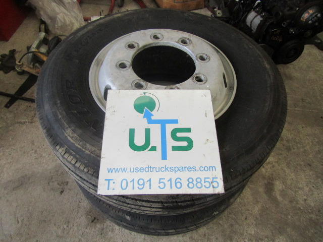 ALCOA ALLOYS (2) 285/70/19.5 STEER DUNLOP 2012 10/12MM TREAD 30MM HOLES - Гума за Камион: снимка 2 ALCOA ALLOYS (2) 285/70/19.5 STEER DUNLOP 2012 10/12MM TREAD 30MM HOLES - Гума за Камион: снимка 2