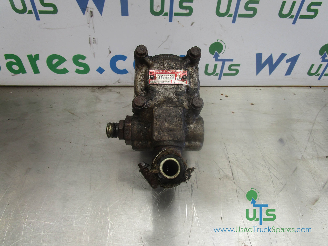 CAT C10 / C12 ZF POWER STEERING PUMP P/NO 7685955729 - Кормилно управление за Камион: снимка 1 CAT C10 / C12 ZF POWER STEERING PUMP P/NO 7685955729 - Кормилно управление за Камион: снимка 1