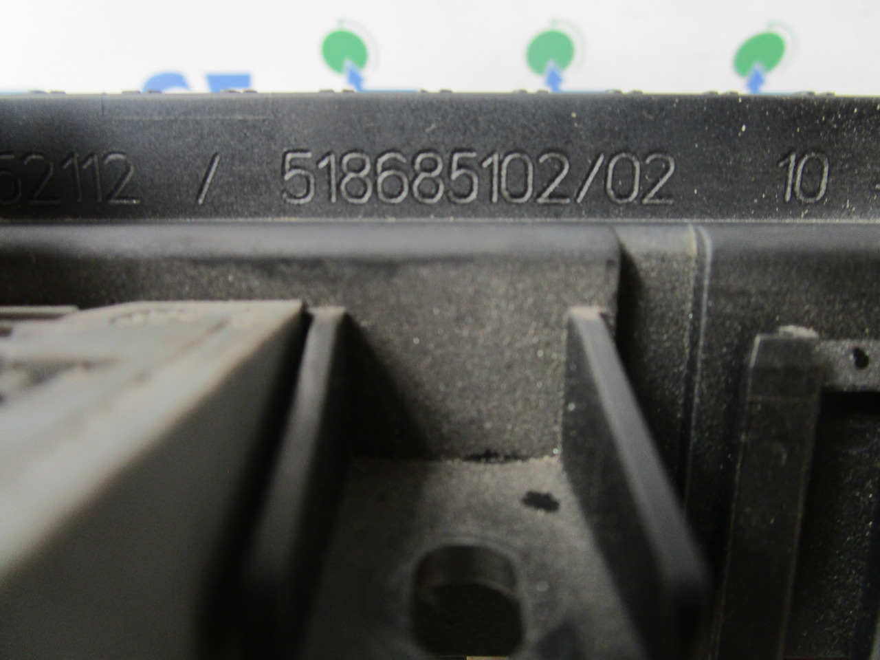 DAF CF 65 FUSEBOARD P/NO 518685102/02 - Електрическа система за Камион: снимка 2 DAF CF 65 FUSEBOARD P/NO 518685102/02 - Електрическа система за Камион: снимка 2