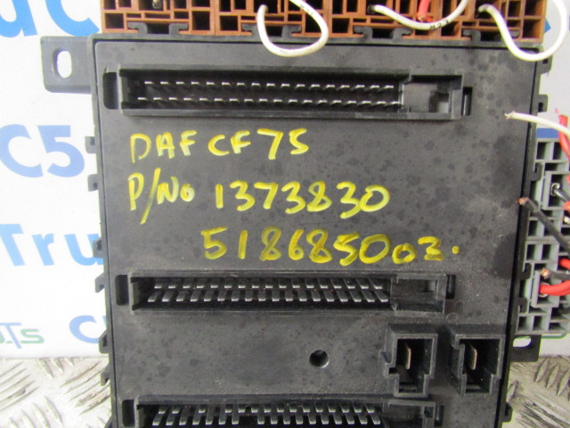 DAF CF75 FUSE BOARD 1373830 - Електрическа система за Камион: снимка 2 DAF CF75 FUSE BOARD 1373830 - Електрическа система за Камион: снимка 2