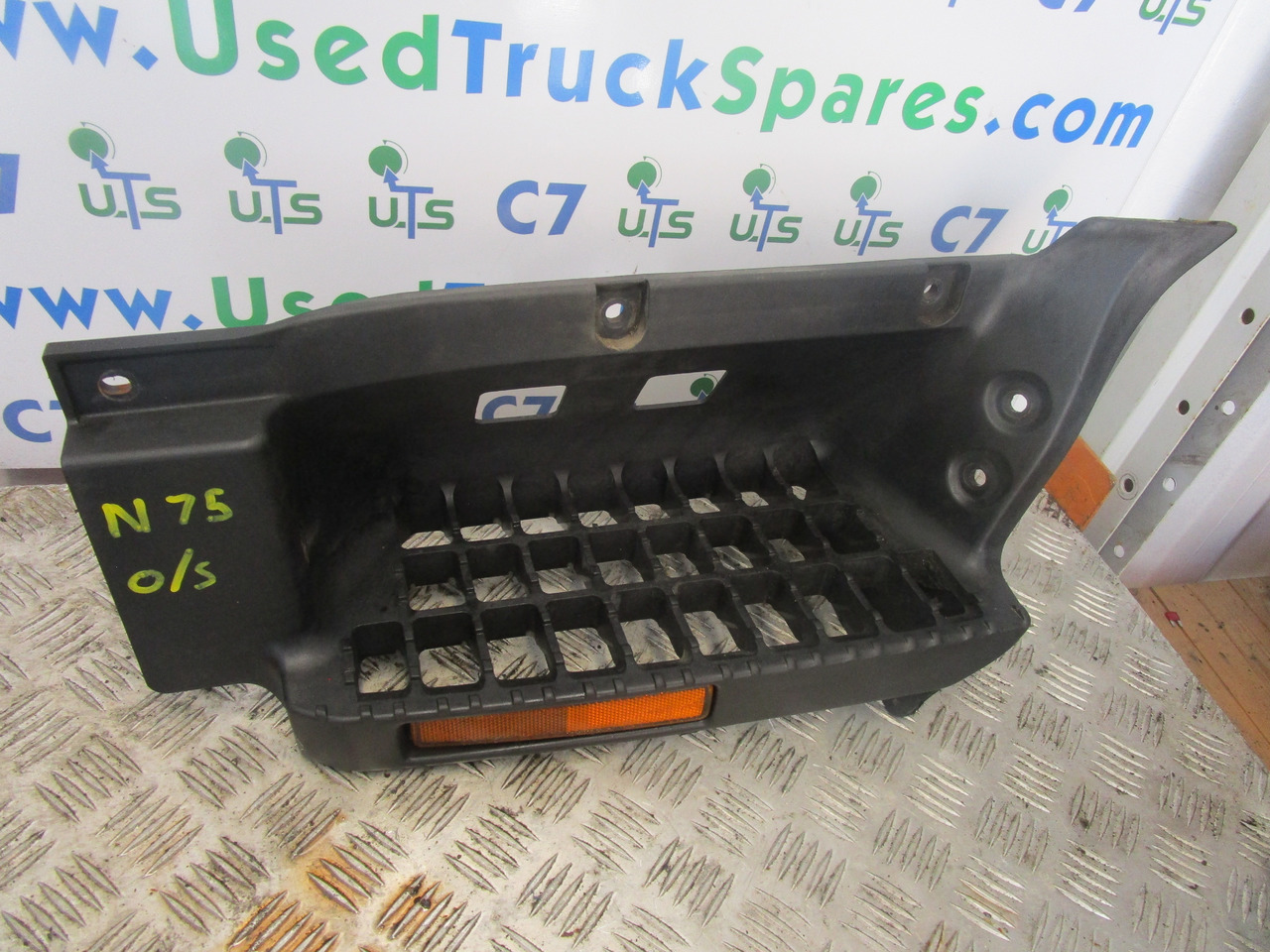 ISUZU N75 4HK1 FOOT STEP PASS/SIDE - Кабина и интериор за Камион: снимка 1 ISUZU N75 4HK1 FOOT STEP PASS/SIDE - Кабина и интериор за Камион: снимка 1