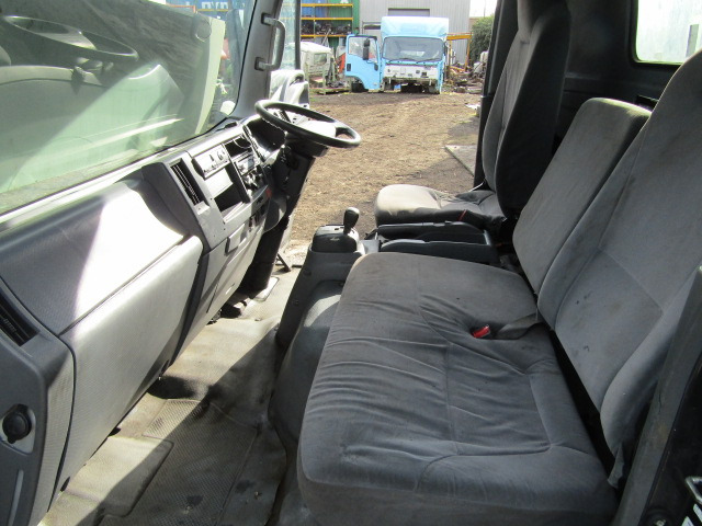 ISUZU N75 CAB (2010) - Кабина за Камион: снимка 5 ISUZU N75 CAB (2010) - Кабина за Камион: снимка 5