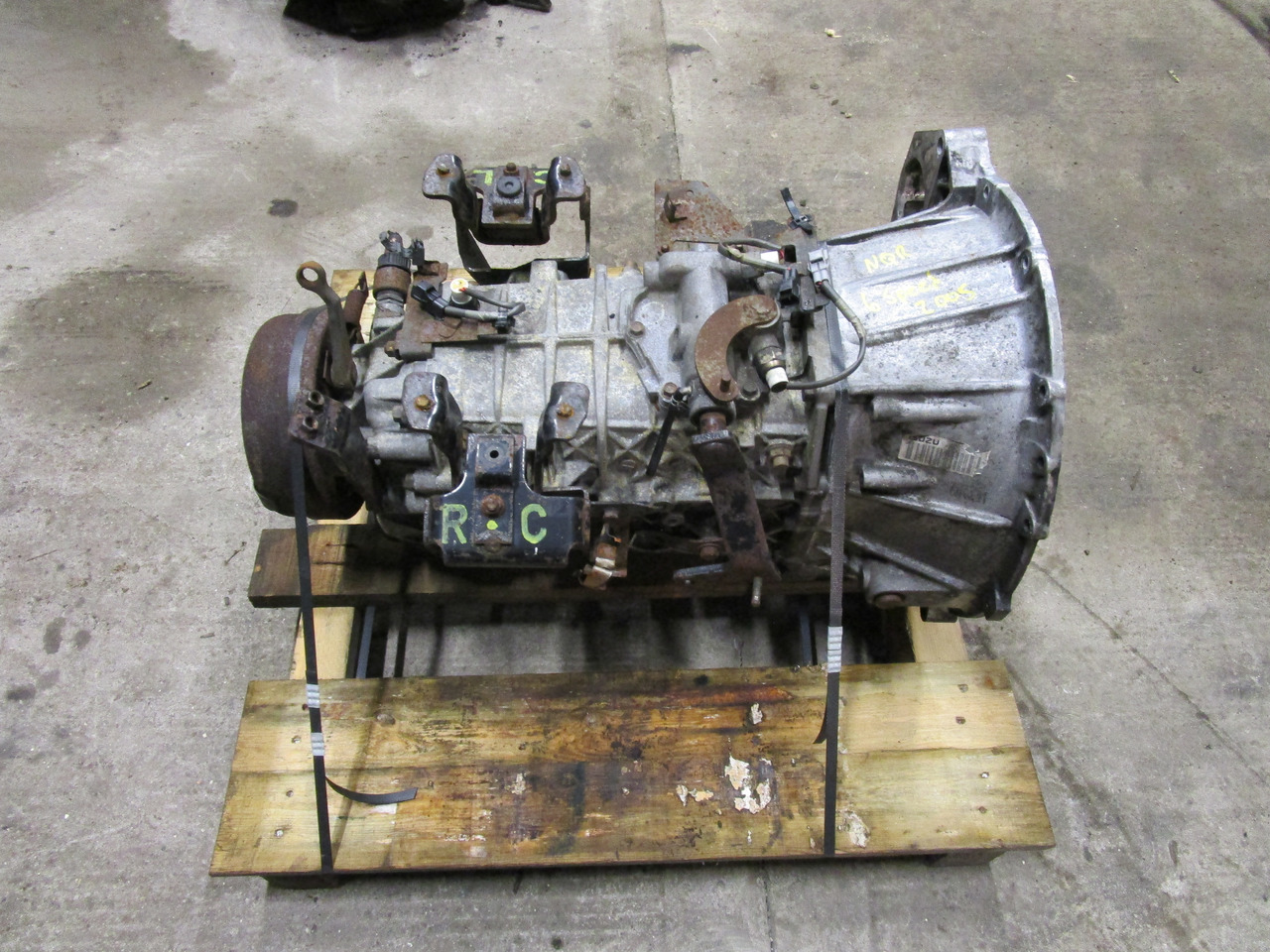 ISUZU NQR 6 SPEED MANUAL GEARBOX - Скоростна кутия за Камион: снимка 1 ISUZU NQR 6 SPEED MANUAL GEARBOX - Скоростна кутия за Камион: снимка 1