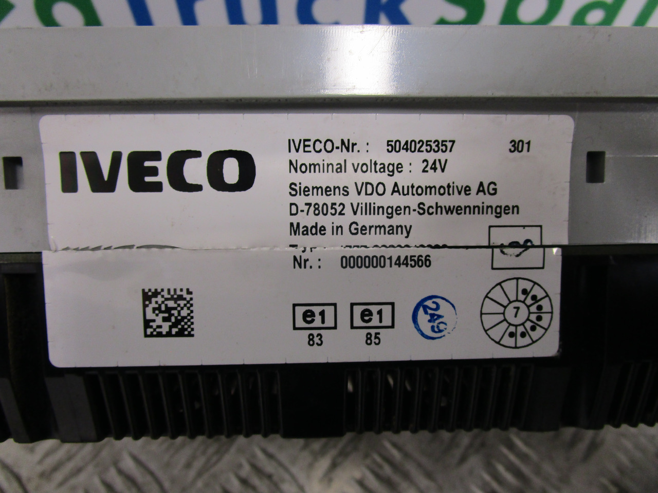 IVECO TECTOR CLOCK CLUSTER P/NO 504025357 - Електрическа система за Камион: снимка 2 IVECO TECTOR CLOCK CLUSTER P/NO 504025357 - Електрическа система за Камион: снимка 2