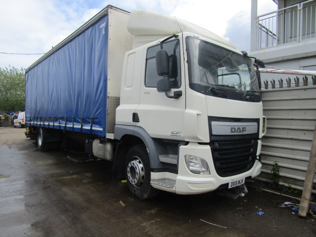 DAF CF 65 250 MANUAL 2015 BREAKING FOR SPARES - Камион: снимка 2 DAF CF 65 250 MANUAL 2015 BREAKING FOR SPARES - Камион: снимка 2
