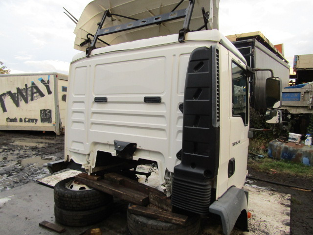 MAN TGM DAY CAB EX 2009 - Кабина за Камион: снимка 5 MAN TGM DAY CAB EX 2009 - Кабина за Камион: снимка 5