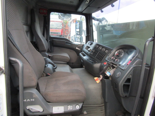 MAN TGM DAY CAB EX 2009 - Кабина за Камион: снимка 4 MAN TGM DAY CAB EX 2009 - Кабина за Камион: снимка 4