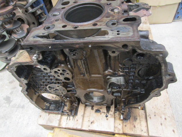 MERCEDES ACTROS MP4 OM471-6 ENGINE BLOCK - Двигател и части за Камион: снимка 2 MERCEDES ACTROS MP4 OM471-6 ENGINE BLOCK - Двигател и части за Камион: снимка 2