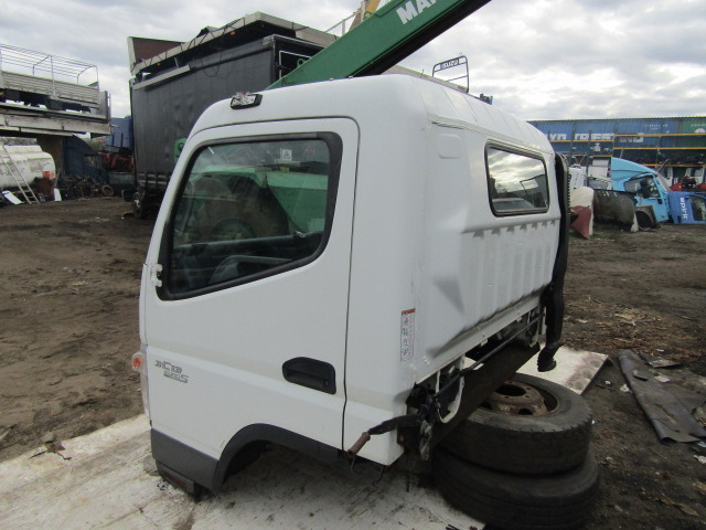 MITSUBISHI FUSO 35C13 EURO 5 CAB 2012 - Кабина за Камион: снимка 4 MITSUBISHI FUSO 35C13 EURO 5 CAB 2012 - Кабина за Камион: снимка 4
