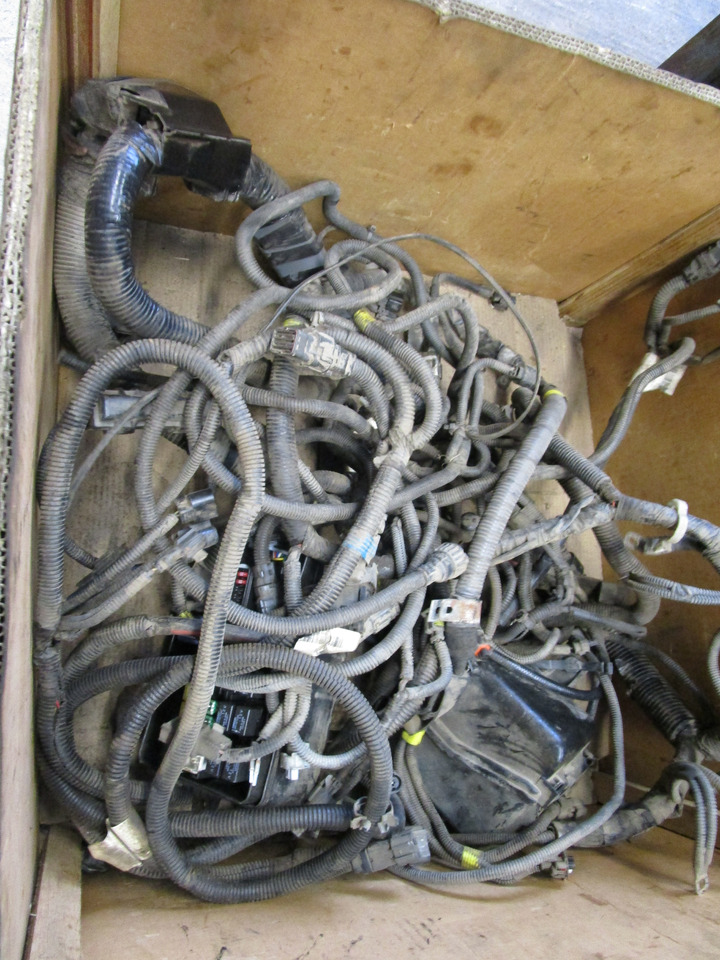 MITSUBISHI FUSO 4P10 COMPLETE WIRING HARNESS - Електрическа система за Камион: снимка 1 MITSUBISHI FUSO 4P10 COMPLETE WIRING HARNESS - Електрическа система за Камион: снимка 1