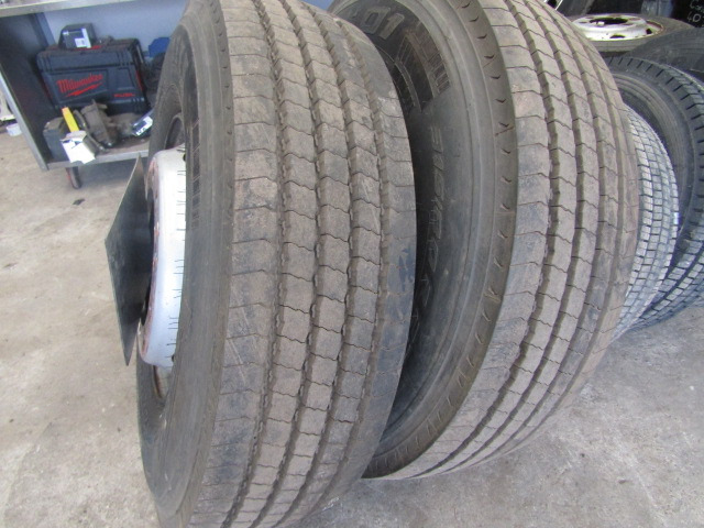 PIRELLI 315/80/22.5 FRONT 2022 ALMOST NEW ONLY 1000KM COMPLETE ON RIMS - Гума за Камион: снимка 2 PIRELLI 315/80/22.5 FRONT 2022 ALMOST NEW ONLY 1000KM COMPLETE ON RIMS - Гума за Камион: снимка 2