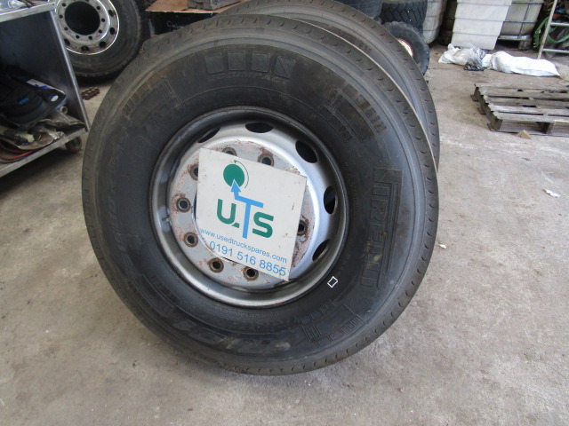 PIRELLI 315/80/22.5 FRONT 2022 ALMOST NEW ONLY 1000KM COMPLETE ON RIMS - Гума за Камион: снимка 1 PIRELLI 315/80/22.5 FRONT 2022 ALMOST NEW ONLY 1000KM COMPLETE ON RIMS - Гума за Камион: снимка 1