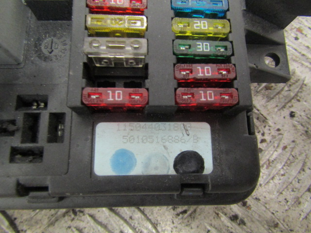 RENAULT MIDLUM DCI FUSE BAORD P/NO 5010516886/B - Електрическа система за Камион: снимка 2 RENAULT MIDLUM DCI FUSE BAORD P/NO 5010516886/B - Електрическа система за Камион: снимка 2