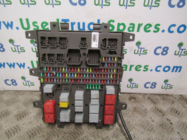 RENAULT MIDLUM DXI FUSEBOARD P/NO 518849401 - Електрическа система за Камион: снимка 1 RENAULT MIDLUM DXI FUSEBOARD P/NO 518849401 - Електрическа система за Камион: снимка 1