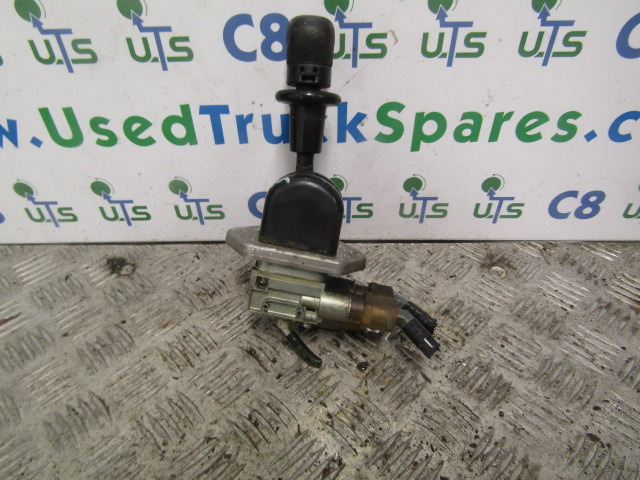 RENAULT PREMIUM DCI HAND BRAKE LEVER/VALVE WABCO P/NO 9617231340 - Електрическа система за Камион: снимка 1 RENAULT PREMIUM DCI HAND BRAKE LEVER/VALVE WABCO P/NO 9617231340 - Електрическа система за Камион: снимка 1