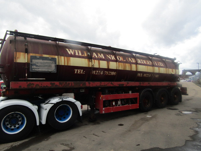 VACUUM TANKER TRAILER TRI AXLE 1996 STEEL TANK FITTED WITH 3CYL PERKINS DONKEY ENGINE - Полуремарке цистерна: снимка 4 VACUUM TANKER TRAILER TRI AXLE 1996 STEEL TANK FITTED WITH 3CYL PERKINS DONKEY ENGINE - Полуремарке цистерна: снимка 4