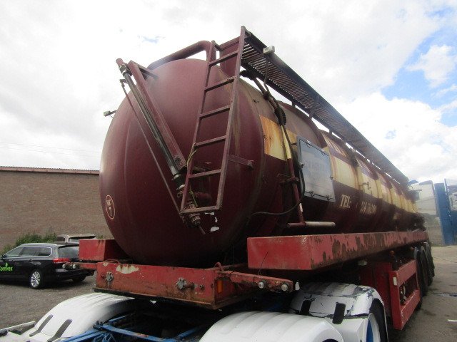 VACUUM TANKER TRAILER TRI AXLE 1996 STEEL TANK FITTED WITH 3CYL PERKINS DONKEY ENGINE - Полуремарке цистерна: снимка 5 VACUUM TANKER TRAILER TRI AXLE 1996 STEEL TANK FITTED WITH 3CYL PERKINS DONKEY ENGINE - Полуремарке цистерна: снимка 5