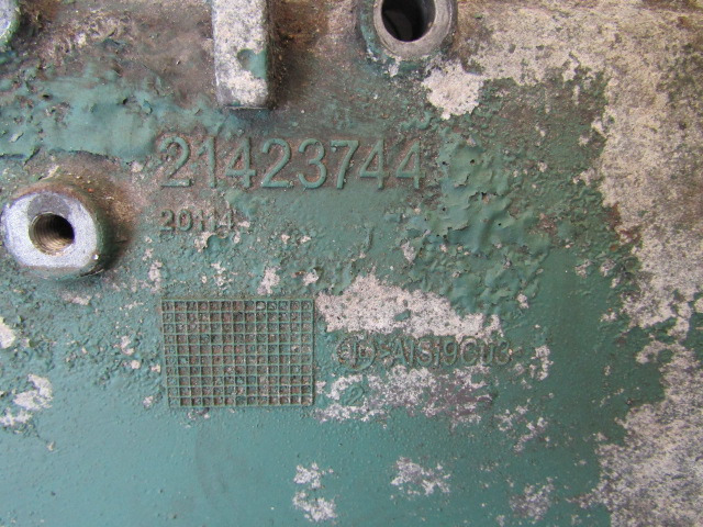 VOLVO FH13 D13C OIL COOLER COVER P/NO 21423744 - Двигател и части за Камион: снимка 2 VOLVO FH13 D13C OIL COOLER COVER P/NO 21423744 - Двигател и части за Камион: снимка 2