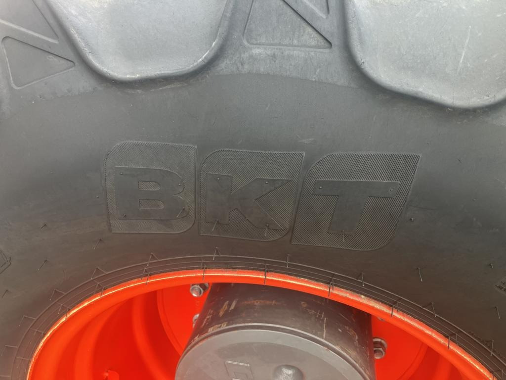 CLAAS AXION 830 CMATIC - Трактор: снимка 4 CLAAS AXION 830 CMATIC - Трактор: снимка 4