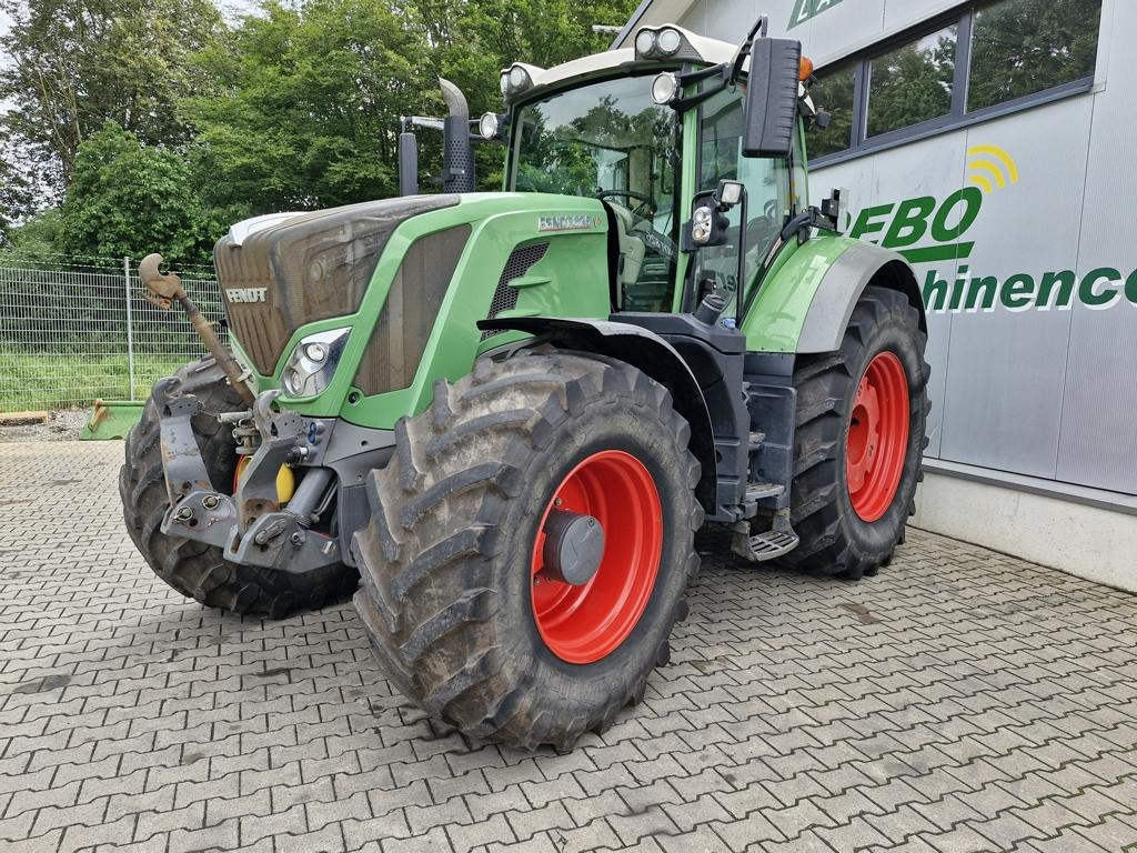 Fendt 826 VARIO PROFI PLUS - Трактор: снимка 1 Fendt 826 VARIO PROFI PLUS - Трактор: снимка 1