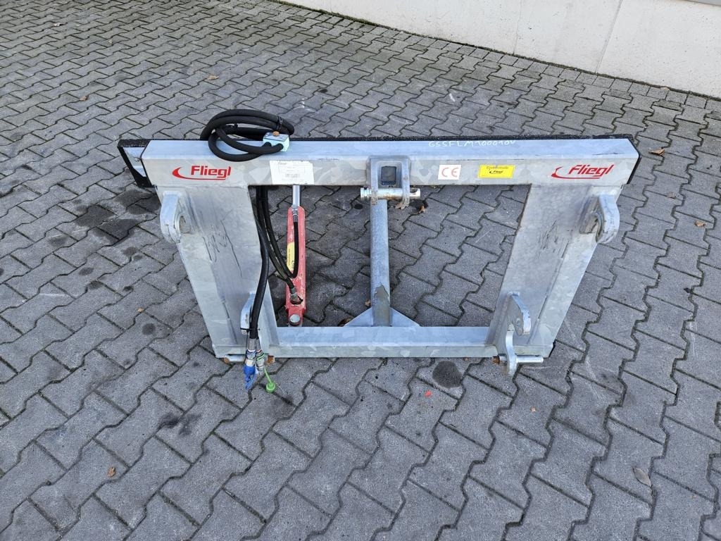 Fliegl Gummi-Schiebeschild - Челен товарач за трактор: снимка 3 Fliegl Gummi-Schiebeschild - Челен товарач за трактор: снимка 3