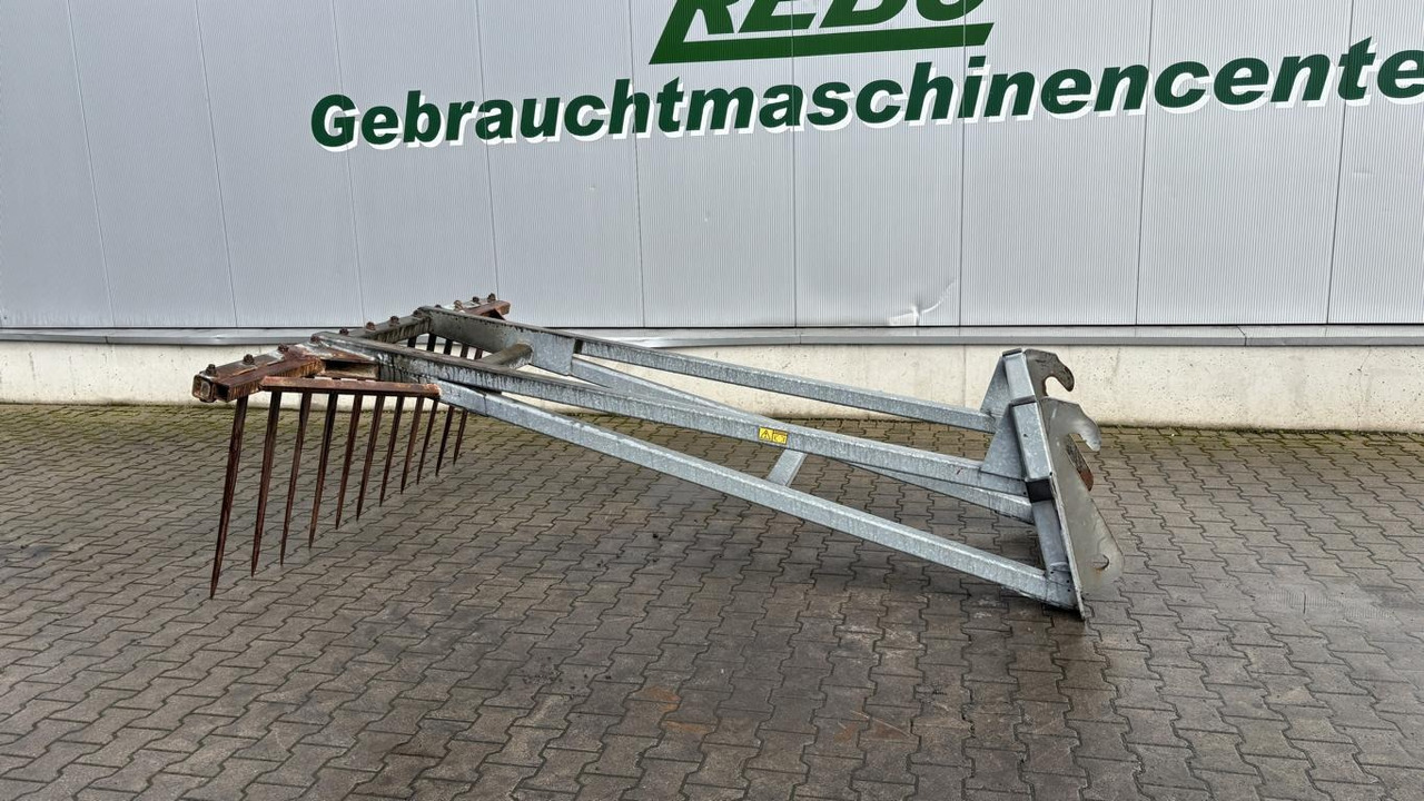 Fliegl SILOPRATZE 3000 MM - Оборудване за силаж: снимка 1 Fliegl SILOPRATZE 3000 MM - Оборудване за силаж: снимка 1