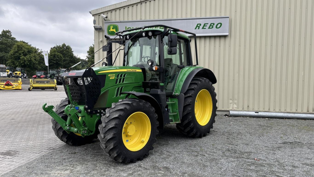 John Deere 6120M - Трактор за комунални дейности: снимка 1 John Deere 6120M - Трактор за комунални дейности: снимка 1
