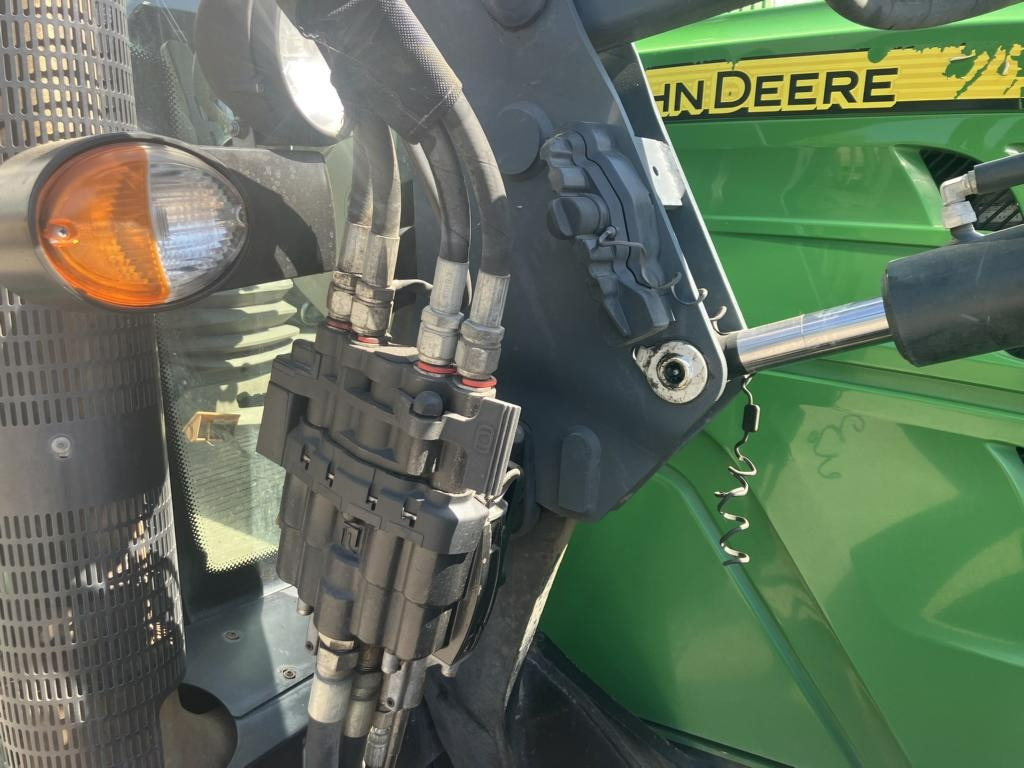 John Deere 6125R - Трактор: снимка 2 John Deere 6125R - Трактор: снимка 2