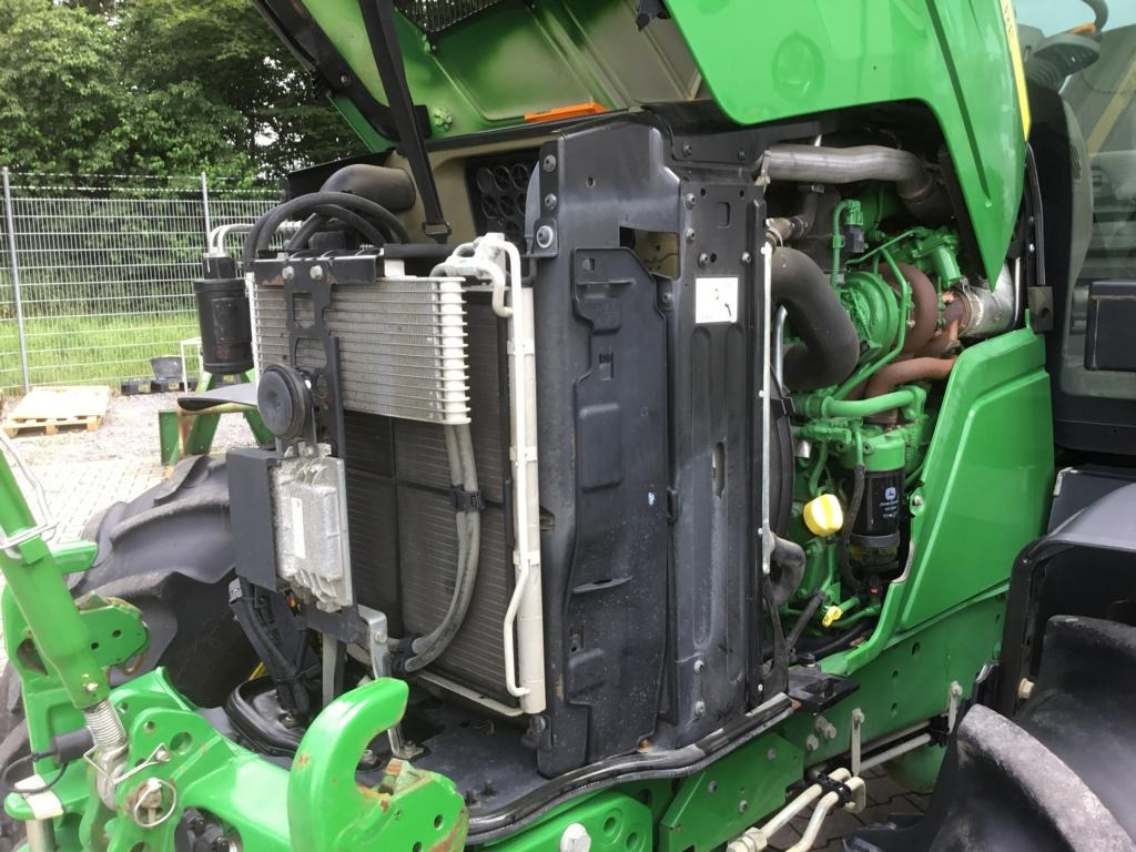 John Deere 6130R - Трактор: снимка 4 John Deere 6130R - Трактор: снимка 4