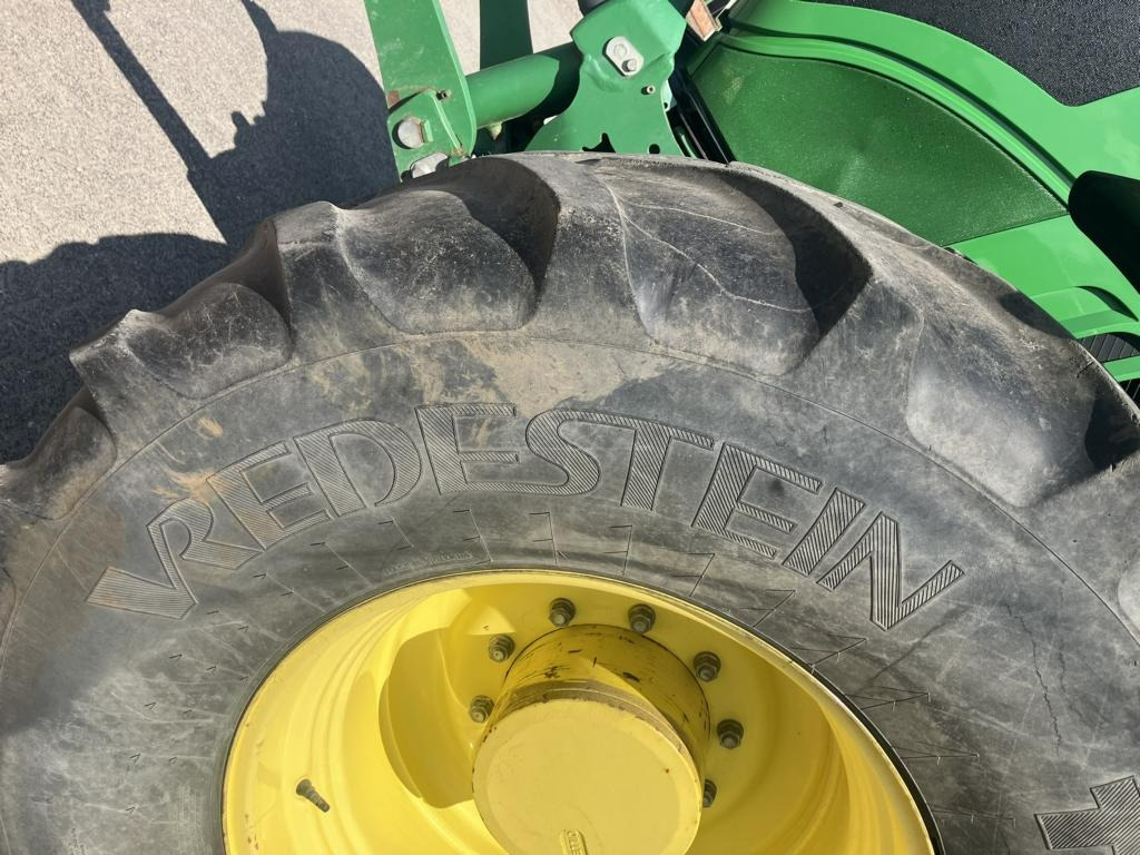 John Deere 6210R - Трактор: снимка 3 John Deere 6210R - Трактор: снимка 3