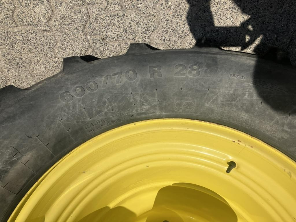 John Deere 6210R - Трактор: снимка 4 John Deere 6210R - Трактор: снимка 4