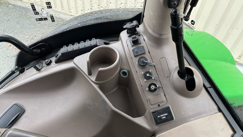 Трактор John Deere 6230 R: снимка 6