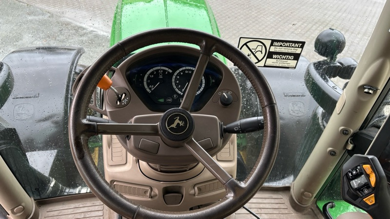Трактор John Deere 6230 R: снимка 34