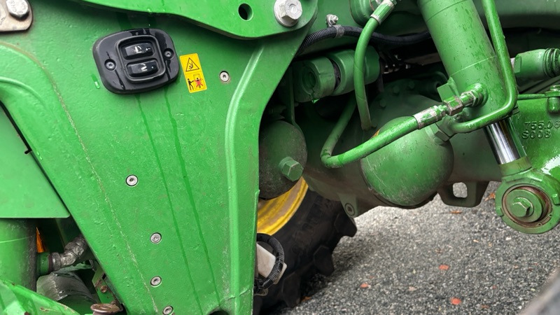 Трактор John Deere 6230 R: снимка 18