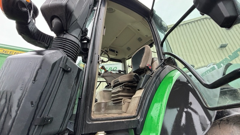 Трактор John Deere 6230 R: снимка 32