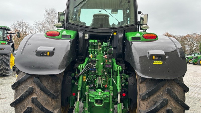 Трактор John Deere 6230 R: снимка 10