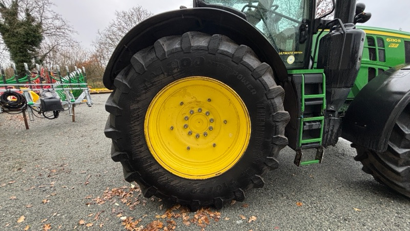 Трактор John Deere 6230 R: снимка 21