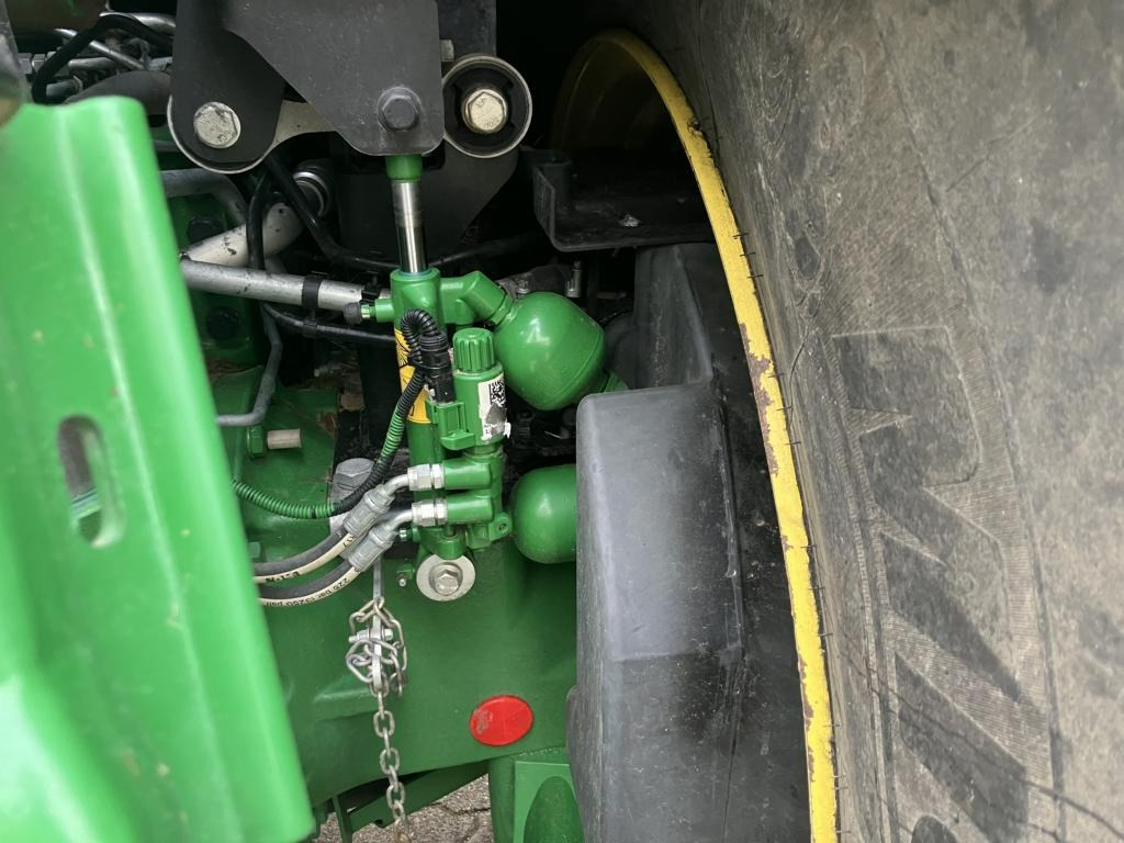 Трактор John Deere 6250R: снимка 22