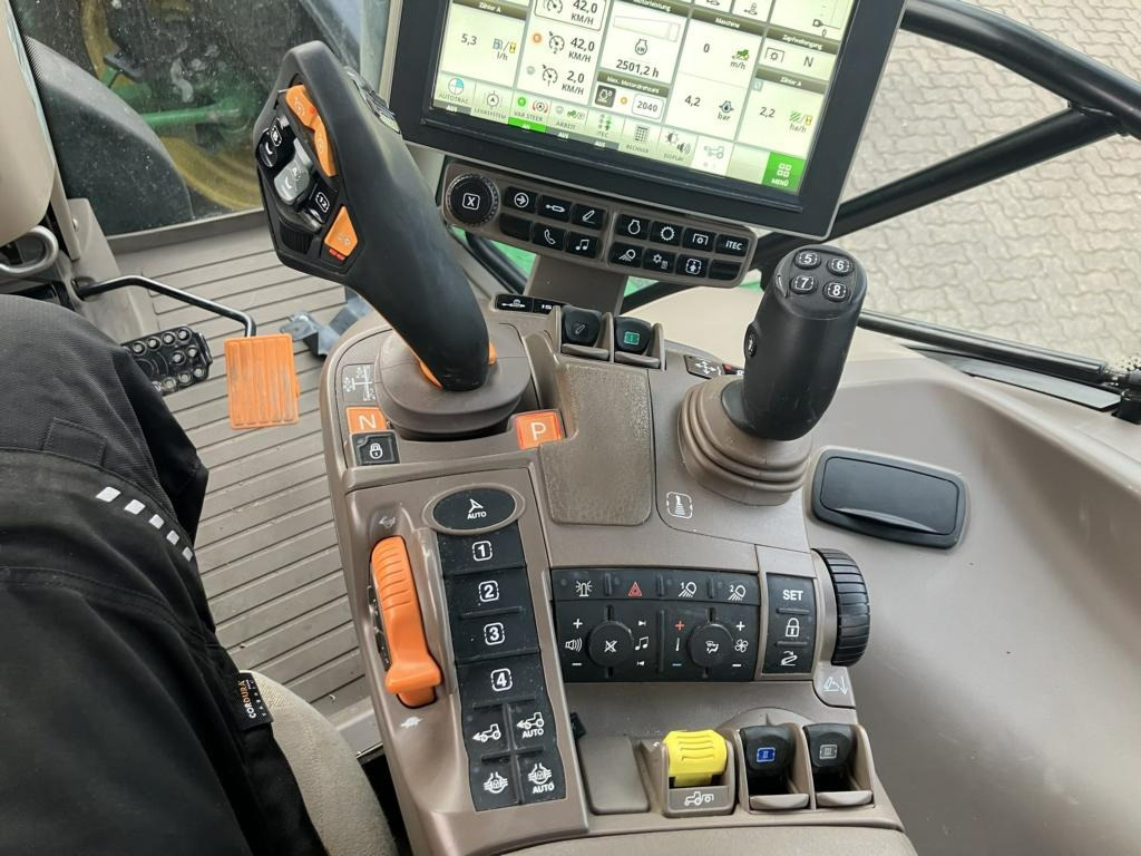 Трактор John Deere 6250R: снимка 12