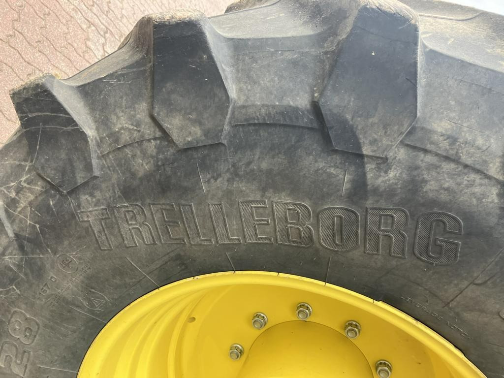 Трактор John Deere 6250R: снимка 8