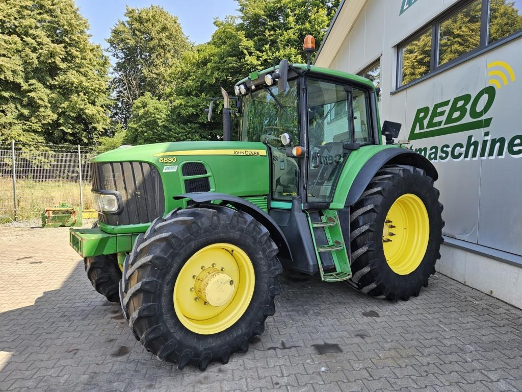 Трактор John Deere 6830 Premium: снимка 1