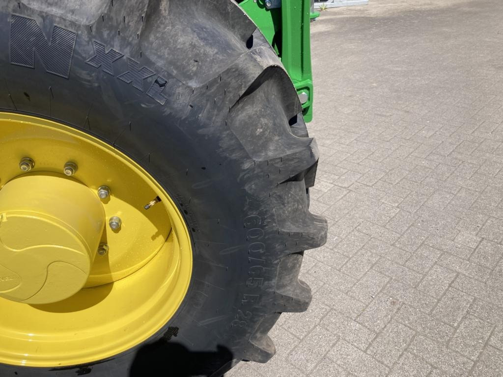 Нови Трактор John Deere 6M185: снимка 14